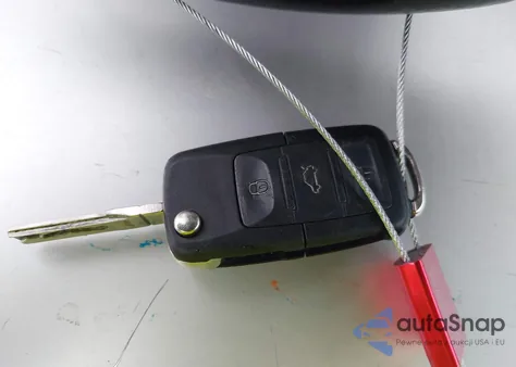 2004 Volkswagen New Beetle Gls 1.8T z USA, uszkodzony, nr VIN 3VWCD31Y44M318422